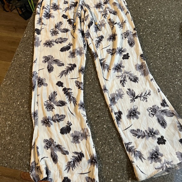 Rewash Black and Gray Patterned Lounge Pants Size M Crepe Look Smocked Waistband - Picture 1 of 8
